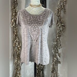 Daytrip Women’s Medium Grey Tan Lace Crochet‎ Boho Tee (Flawed)